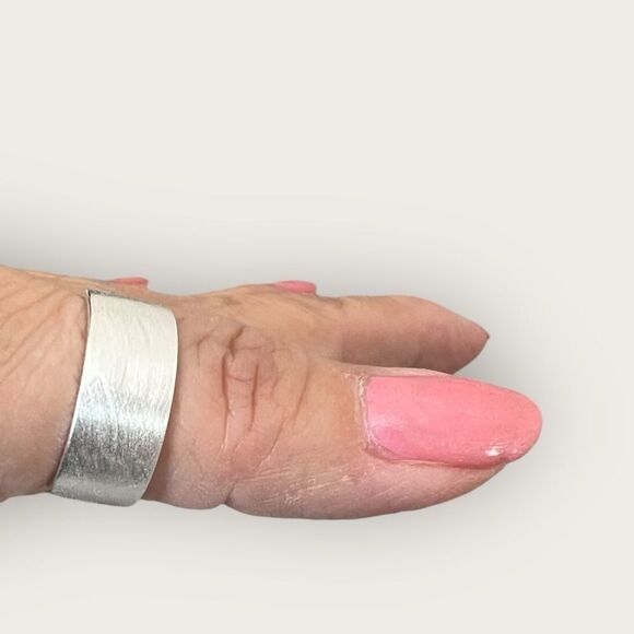 Thumb ring adjustable size, stamped .925 - Picture 6 of 9